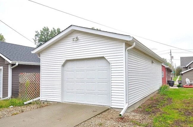 126 E Jackson Ave in Des Moines, IA - Building Photo - Building Photo