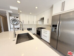6955 Trolleyway S in Los Angeles, CA - Building Photo - Building Photo