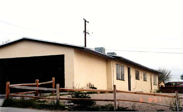 929-931 Carson St in Barstow, CA - Building Photo - Building Photo