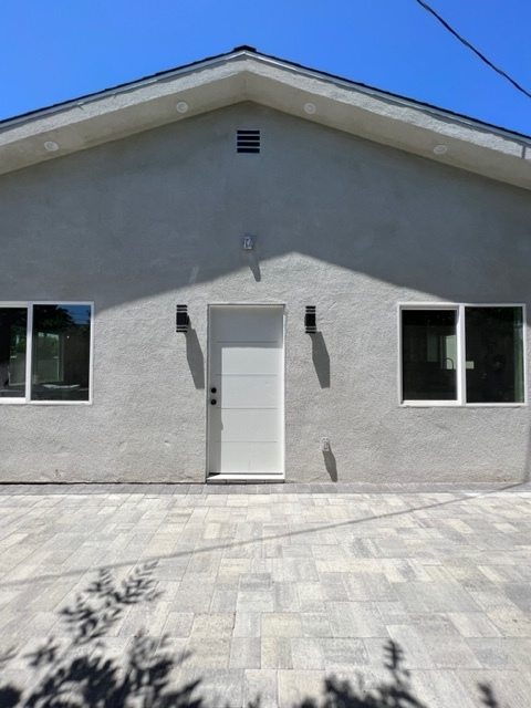 11446 Woodley Ave in Los Angeles, CA - Building Photo