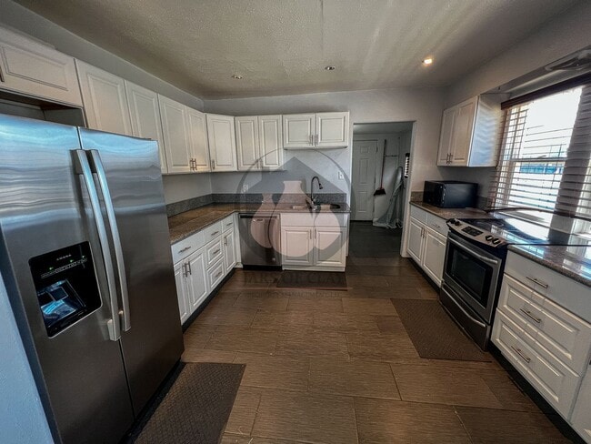 1192 16th St SE in Salem, OR - Building Photo - Building Photo