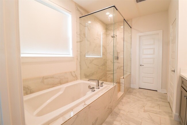 property at 2745 Clinton Dr