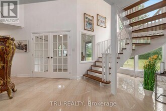 1915 Trans-Canada Hwy in Ottawa, ON - Building Photo - Building Photo