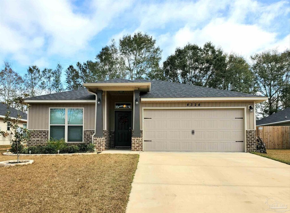 4324 Thistle Pine Ct in Milton, FL - Building Photo