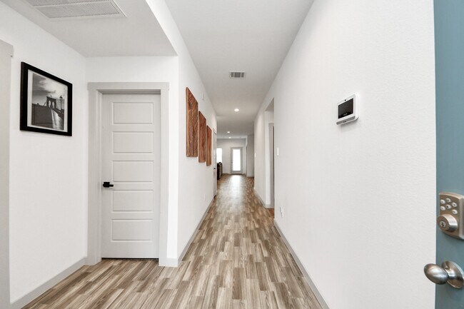 202 Serena Pk Ln in Arcola, TX - Building Photo - Building Photo