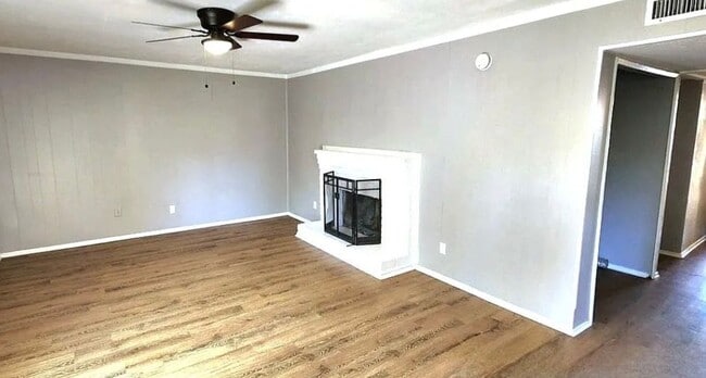 5309 Preston Trail in Garland, TX - Foto de edificio - Building Photo