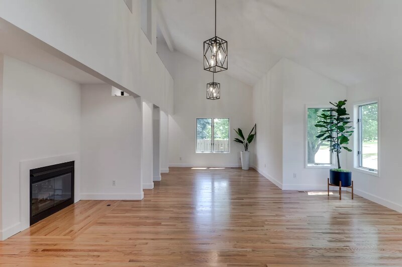 1 Downing Cir in Bloomington, IL - Building Photo