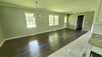 1011 Webb Ln in Greensboro, GA - Building Photo - Building Photo