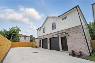 4719 Mallow St in Houston, TX - Building Photo - Building Photo