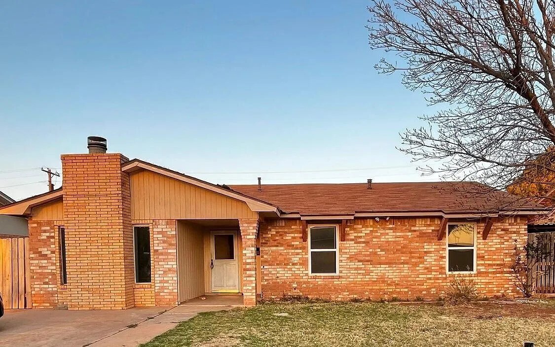 1204 S Cedar St in Brownfield, TX - Foto de edificio
