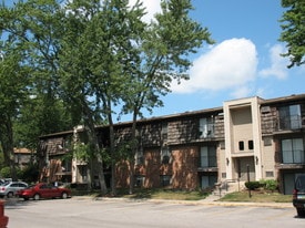 Carriage Hill Apartments in Toledo, OH - Building Photo