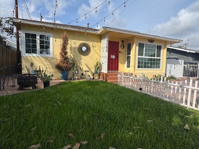 3065 Liberty Blvd in South Gate, CA - Foto de edificio