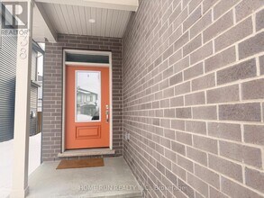 338 Barrett Farm Dr in Ottawa, ON - Building Photo - Building Photo