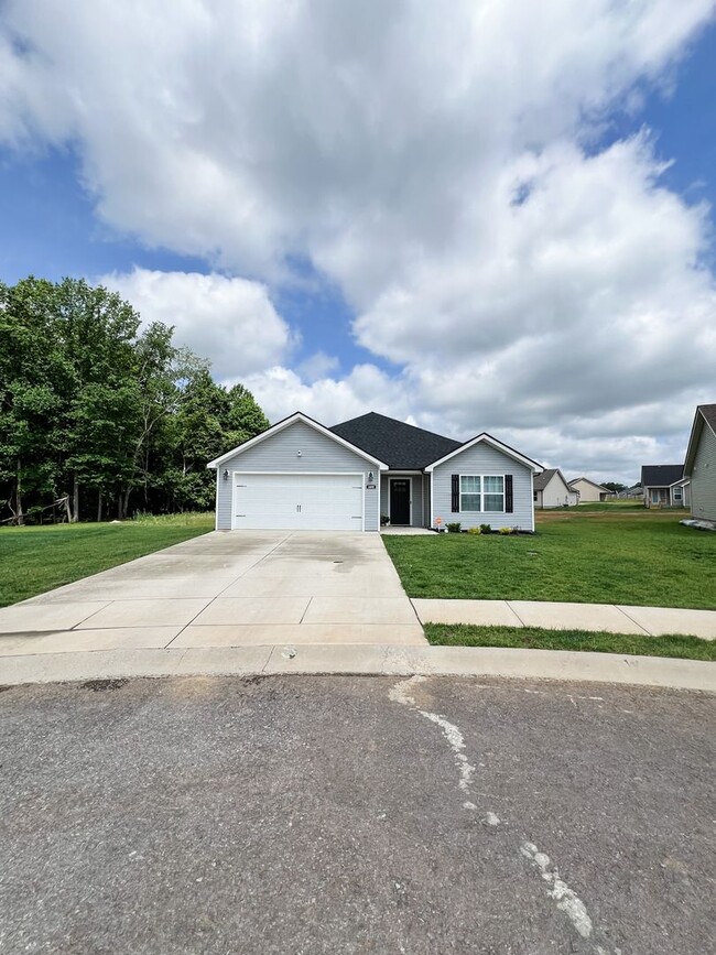 409 Bender Ct in Clarksville, TN - Building Photo - Building Photo