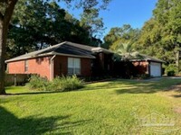 5681 Trevino Dr in Milton, FL - Building Photo - Building Photo