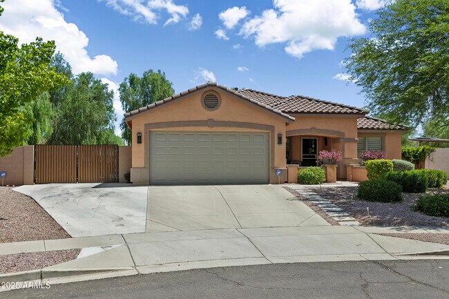3110 W Maya Way in Phoenix, AZ - Building Photo - Building Photo