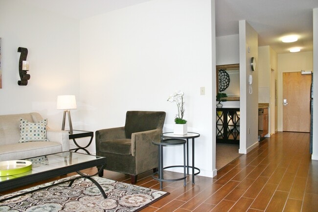 Cascade Boulevard in Milford, CT - Building Photo - Building Photo