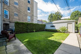 2316 W Huron St, Unit 2 in Chicago, IL - Foto de edificio - Building Photo