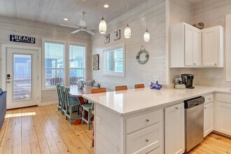 527 Sand Burr Ln in Port Aransas, TX - Building Photo - Building Photo