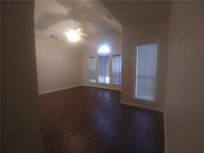 1802 White Stone Dr in Bryan, TX - Building Photo - Building Photo