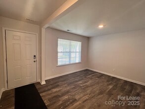 7868 Whispering Strm Dr in Lake Norman of Catawba, NC - Building Photo - Building Photo