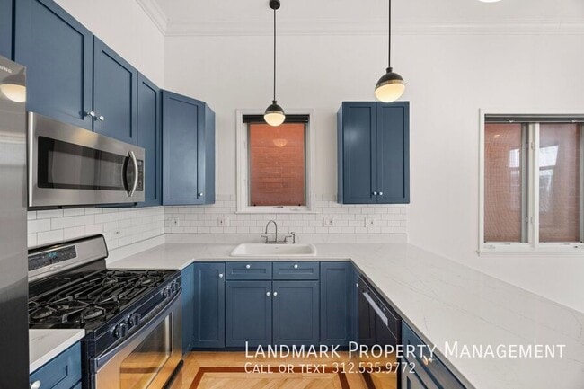 1755 N Artesian Ave in Chicago, IL - Building Photo - Building Photo