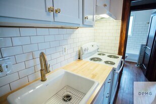 117 S Hosmer St in Lansing, MI - Building Photo