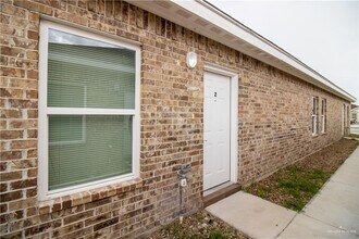 3207 Luz Divina St-Unit -4 in Edinburg, TX - Building Photo - Building Photo
