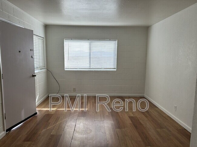 2075 Patton Dr in Reno, NV - Building Photo - Building Photo