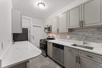 6106 N Winthrop Ave in Chicago, IL - Building Photo - Building Photo