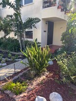 4449 Kensington Rd in Los Angeles, CA - Building Photo