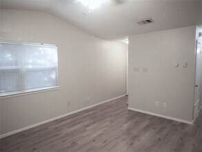 7906 West Gate Blvd in Austin, TX - Building Photo - Building Photo