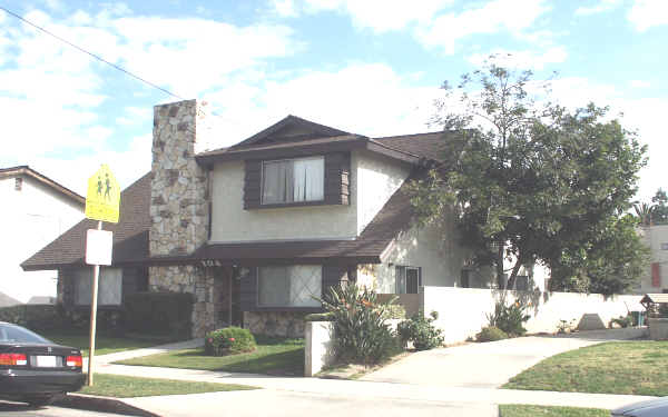 104 S Electric Ave in Alhambra, CA - Building Photo