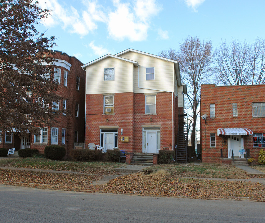 1142 9th Ave in Huntington, WV - Building Photo