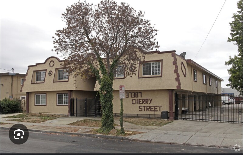37387 Cherry St in Newark, CA - Building Photo