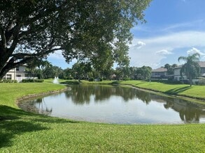 7 Amherst Ct in Royal Palm Beach, FL - Building Photo - Building Photo