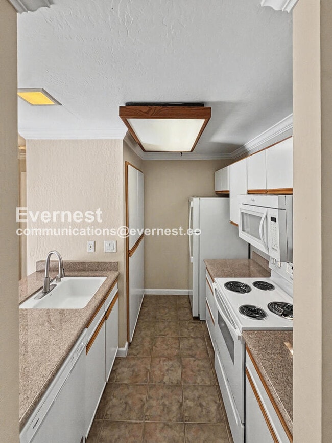 3173 Wayside Plaza in Walnut Creek, CA - Building Photo - Building Photo