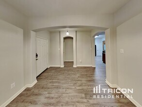 607 Pewitt Ln in Lancaster, TX - Building Photo - Building Photo
