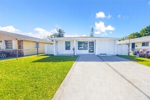 2318 Scott St in Hollywood, FL - Building Photo