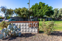 1101 E Bethany Home Rd in Phoenix, AZ - Building Photo - Building Photo