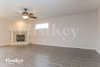 11123 N Lewis Ave in Kansas City, MO - Foto de edificio - Building Photo