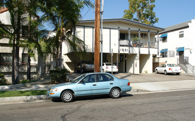 1301 Stanley Ave in Glendale, CA - Building Photo - Building Photo