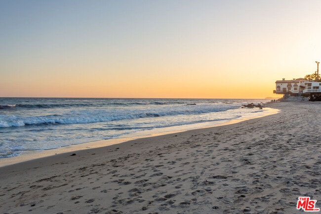 24246 Malibu Rd in Malibu, CA - Building Photo - Building Photo