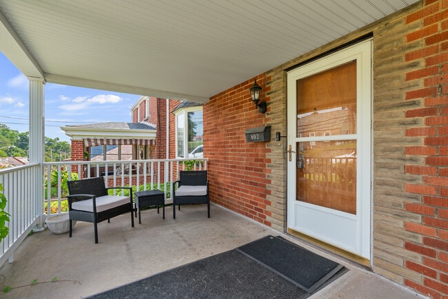 802 Dunster St in Pittsburgh, PA - Foto de edificio - Building Photo