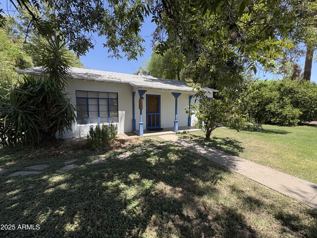 property at 220 E 14th St