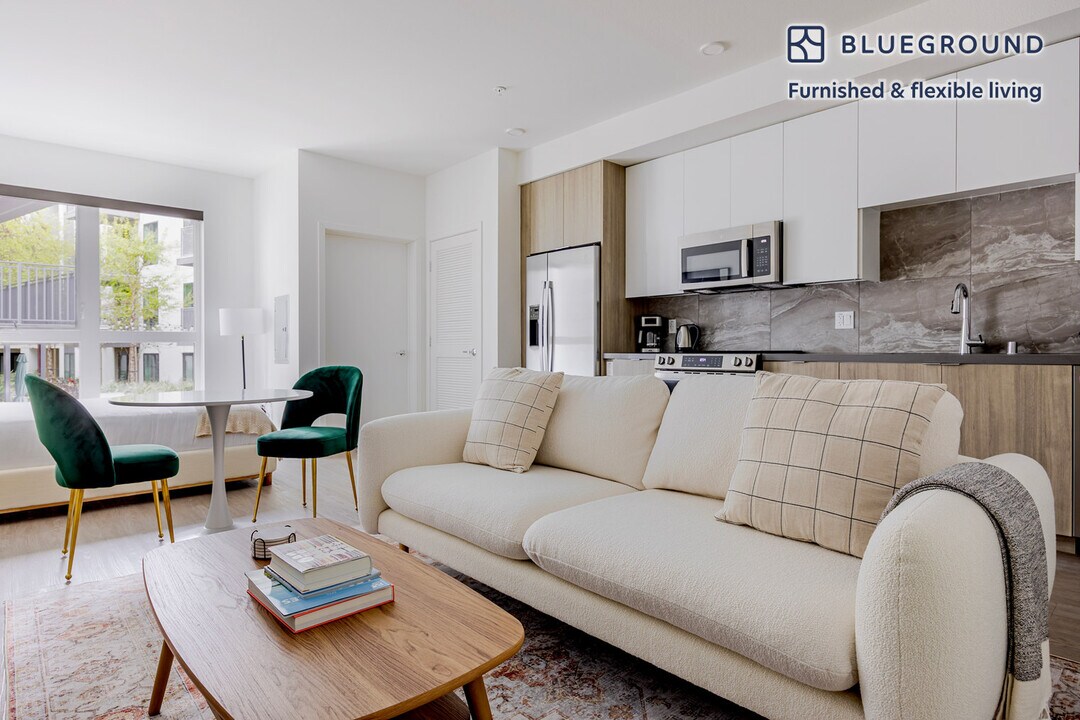511 S Harbor Blvd in Los Angeles, CA - Building Photo
