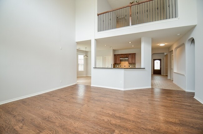 property at 3911 Fallsbrook Ct