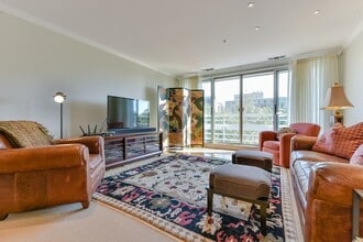 4 Canal Park, Unit 405R in Cambridge, MA - Building Photo - Building Photo