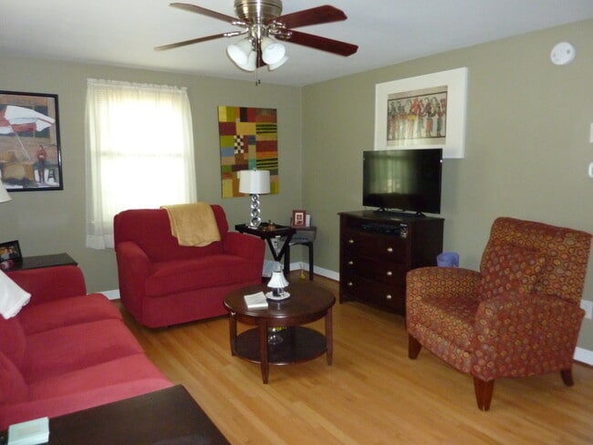34 Butternut Dr in Glastonbury, CT - Building Photo - Building Photo
