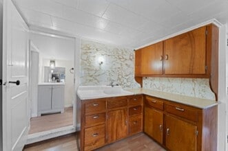 503 W 5th Ave in Oshkosh, WI - Building Photo - Building Photo